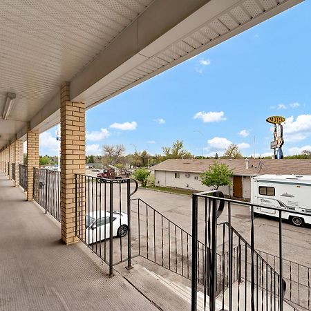 Ranchmen Motel Медисин-Хат Экстерьер фото