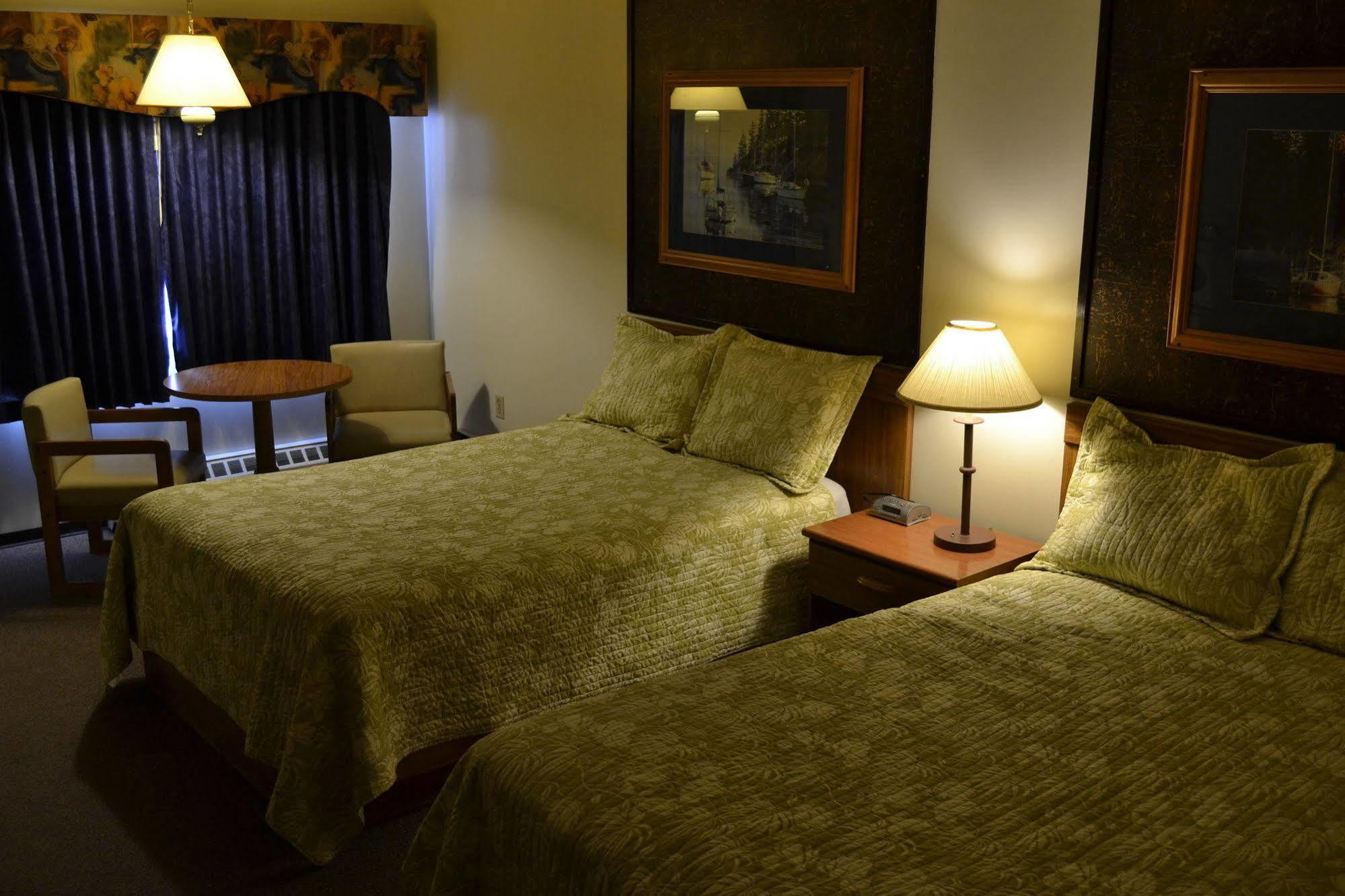 Ranchmen Motel Медисин-Хат Экстерьер фото