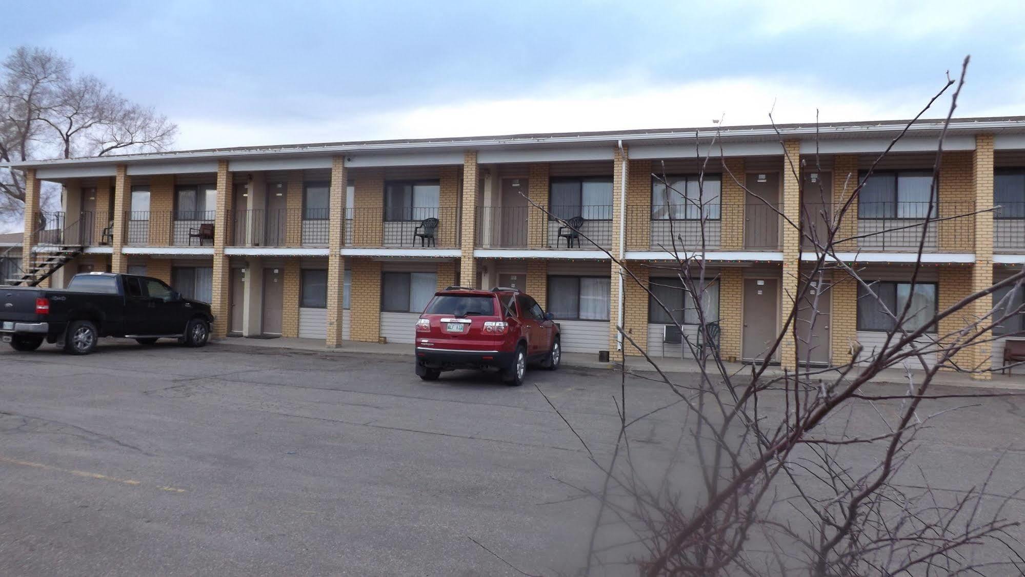 Ranchmen Motel Медисин-Хат Экстерьер фото